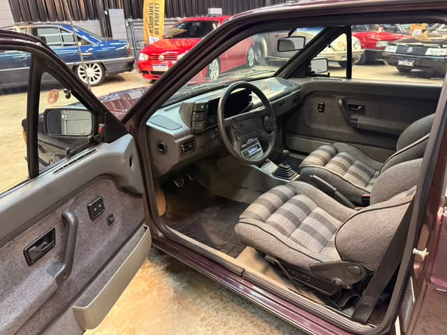VOLKSWAGEN GOL GTS 1.8S - Imagem 14
