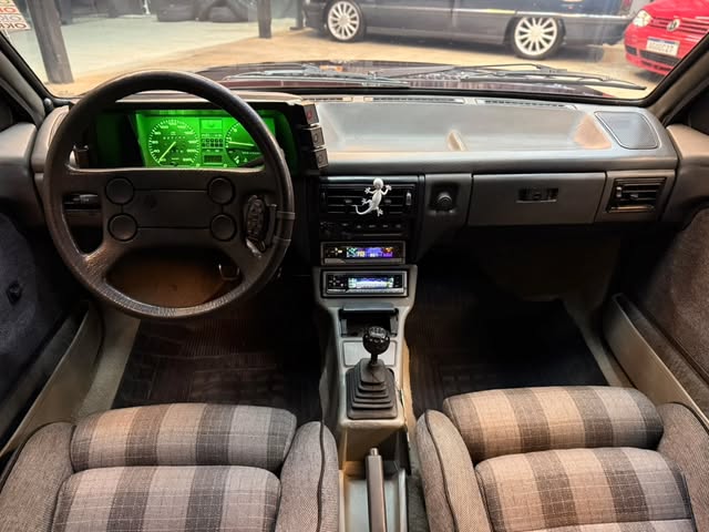 VOLKSWAGEN GOL GTS 1.8S - Imagem 16
