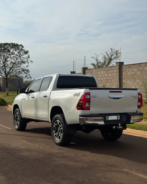 TOYOTA HILUX SRX - Imagem 5