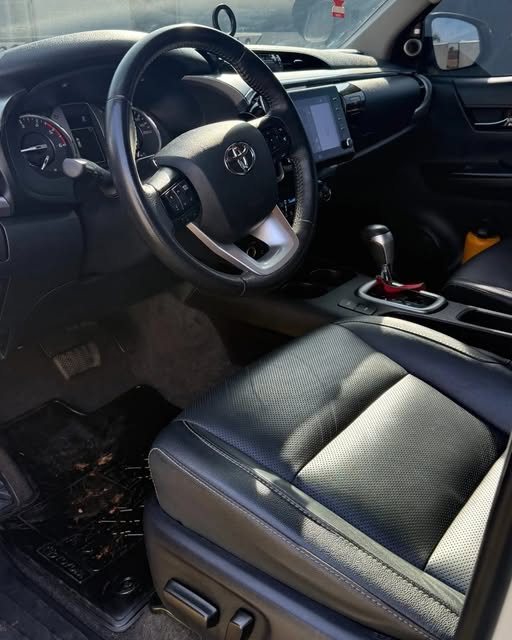 TOYOTA HILUX SRX - Imagem 7