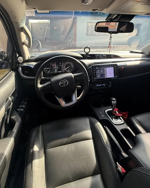 TOYOTA HILUX SRX - Imagem 8