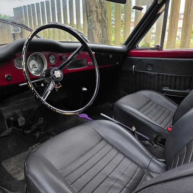 VOLKSWAGEN KARMANN-GHIA - Imagem 7