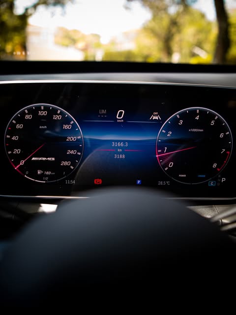 MERCEDES-BENZ GLC AMG 43 4MATIC - Imagem 17