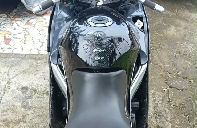 KAWASAKI ZX 11 - Imagem 7