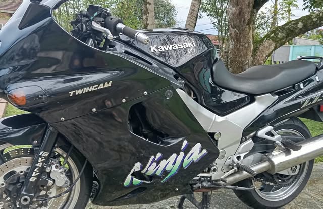 KAWASAKI ZX 11 - Imagem 10
