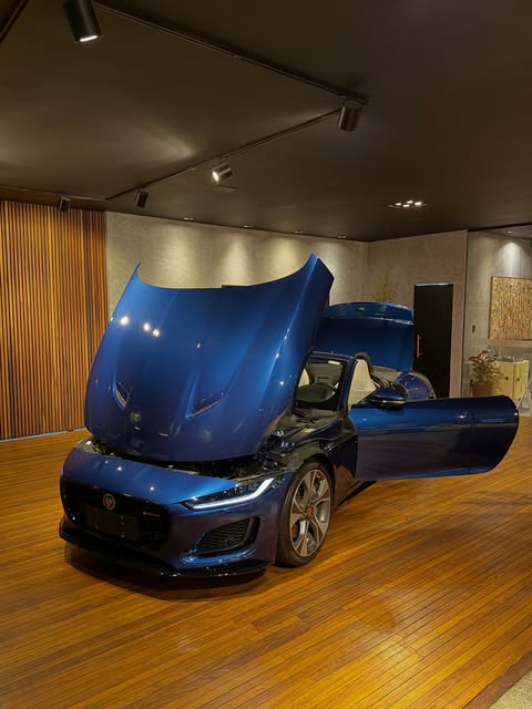 JAGUAR F-TYPE P300 R-DYNAMIC CABRIO - Imagem 2