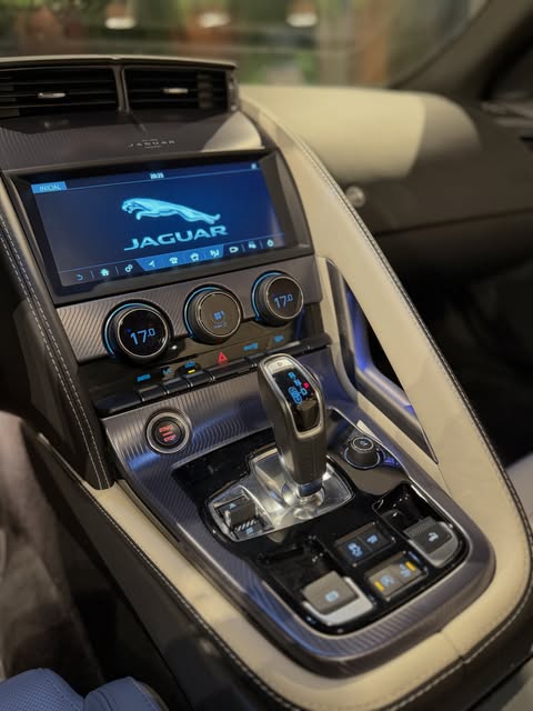 JAGUAR F-TYPE P300 R-DYNAMIC CABRIO - Imagem 12