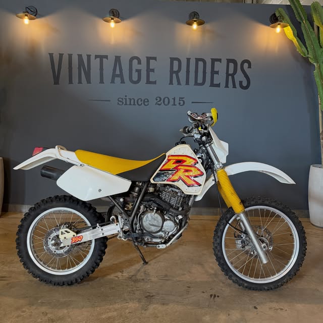 SUZUKI DR 350 - Imagem 1