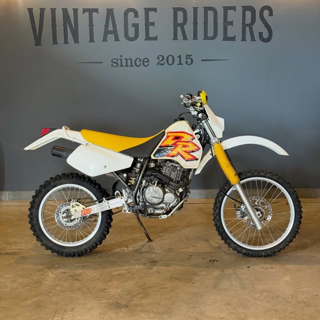 SUZUKI DR 350 - Imagem 9