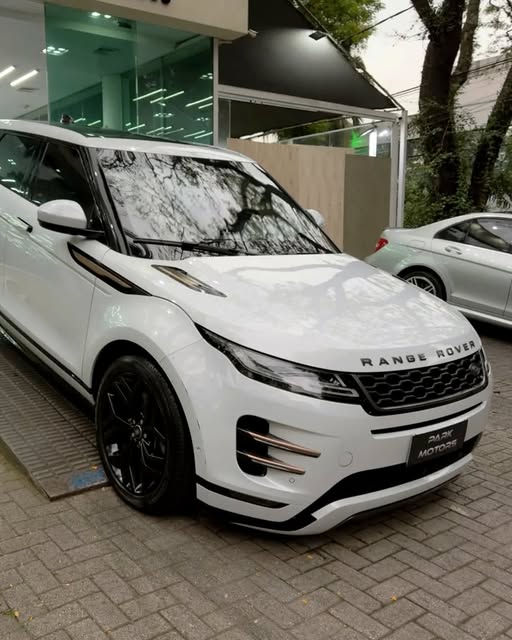 LAND ROVER RANGE ROVER EVOQUE R-DYNAMIC SE - Imagem 4