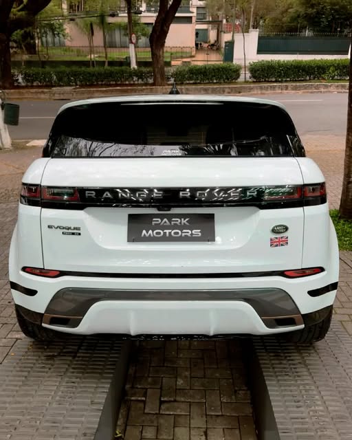 LAND ROVER RANGE ROVER EVOQUE R-DYNAMIC SE - Imagem 6