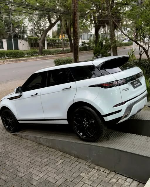 LAND ROVER RANGE ROVER EVOQUE R-DYNAMIC SE - Imagem 7