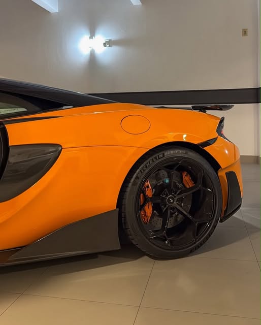 MCLAREN 570S - Imagem 9