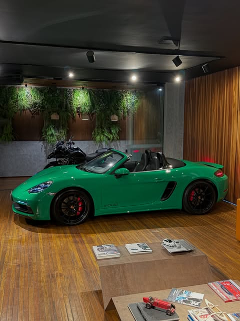 PORSCHE 718 BOXSTER 4.0 GTS - Imagem 8