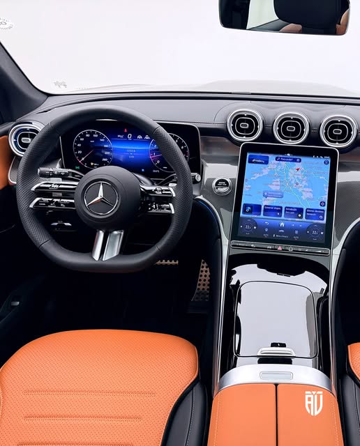 MERCEDES-BENZ GLC 300 AMG LINE - Imagem 11