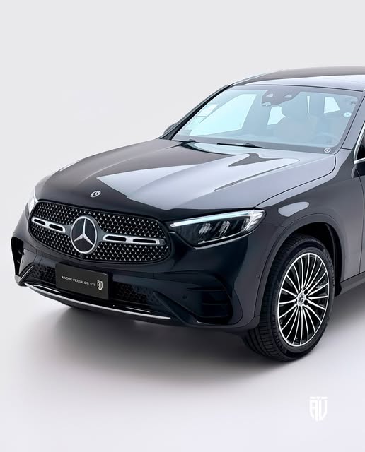 MERCEDES-BENZ GLC 300 AMG LINE - Imagem 3