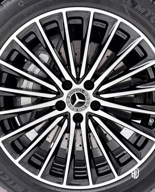 MERCEDES-BENZ GLC 300 AMG LINE - Imagem 6