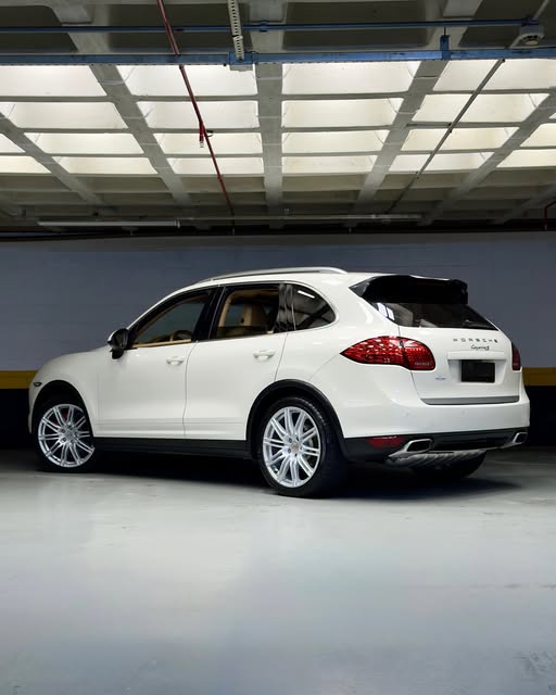 PORSCHE CAYENNE S - Imagem 2