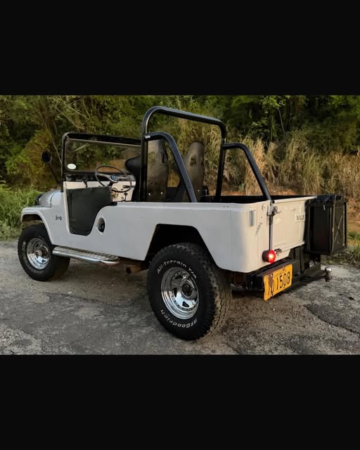 JEEP WILLYS CJ-6 - Imagem 6