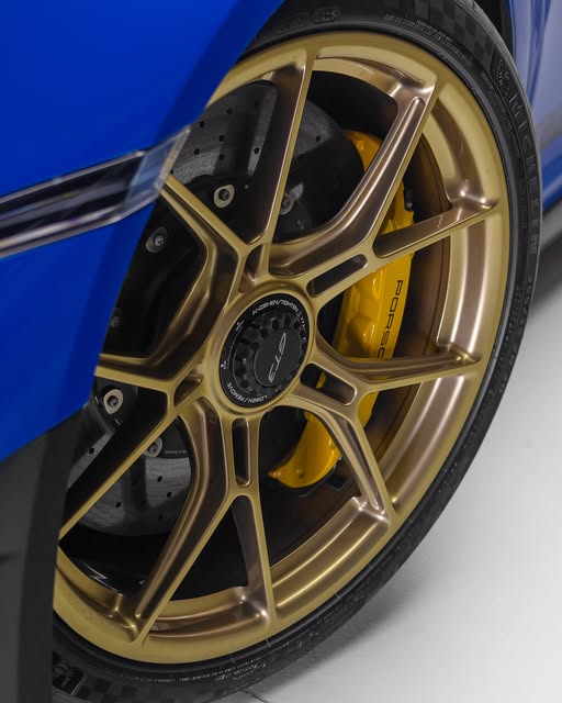 PORSCHE 911 GT3 - Imagem 6