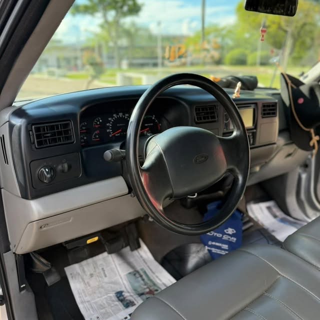 FORD F-250 XLT-L - Imagem 16