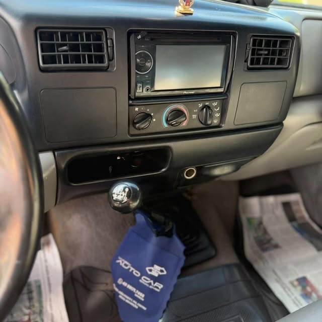 FORD F-250 XLT-L - Imagem 17