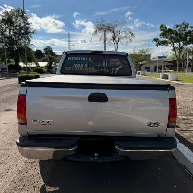 FORD F-250 XLT-L - Imagem 9