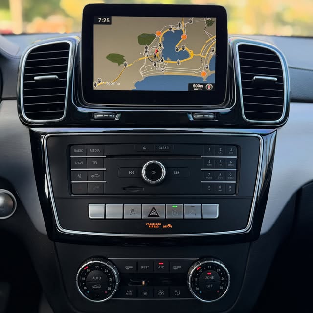 MERCEDES-BENZ GLS 350 - Imagem 8