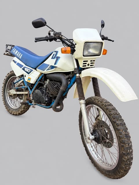 YAMAHA DT 180 - Imagem 1