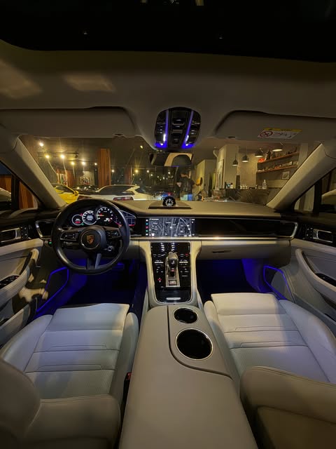 PORSCHE PANAMERA 4 E-HYBRID SPORT TURISMO - Imagem 11