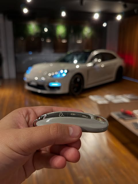 PORSCHE PANAMERA 4 E-HYBRID SPORT TURISMO - Imagem 15