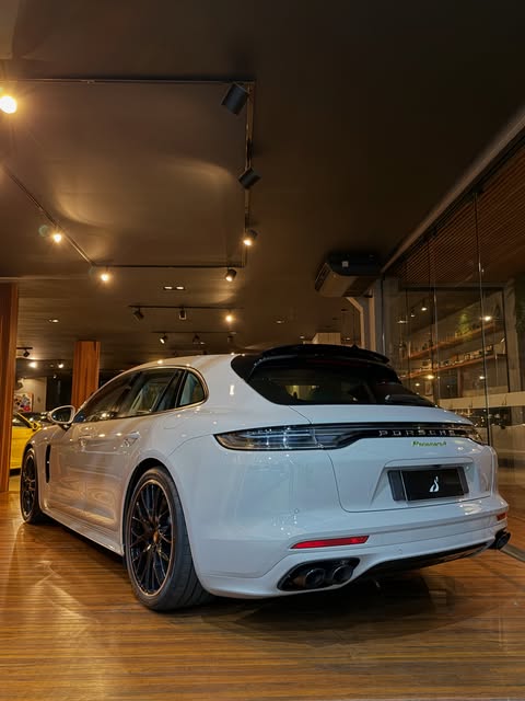 PORSCHE PANAMERA 4 E-HYBRID SPORT TURISMO - Imagem 16