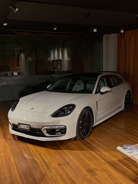 PORSCHE PANAMERA 4 E-HYBRID SPORT TURISMO - Imagem 19