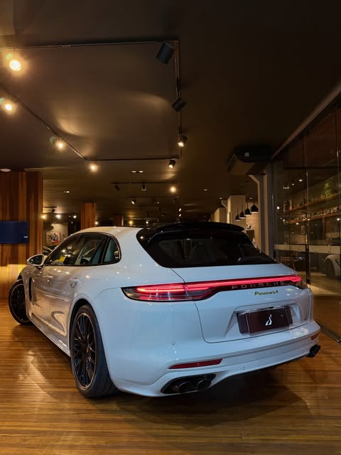 PORSCHE PANAMERA 4 E-HYBRID SPORT TURISMO - Imagem 3