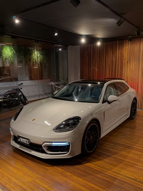 PORSCHE PANAMERA 4 E-HYBRID SPORT TURISMO - Imagem 7