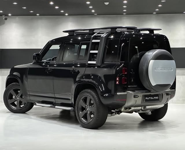 LAND ROVER DEFENDER D300 TURBO DIESEL MHEV 110 X -DYNAMIC SE AWD AUTOMÁTICO - Imagem 5