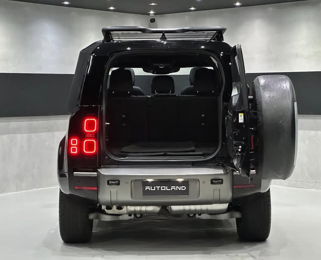 LAND ROVER DEFENDER D300 TURBO DIESEL MHEV 110 X -DYNAMIC SE AWD AUTOMÁTICO - Imagem 10