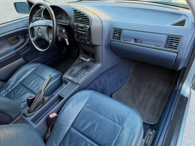 BMW 325I - Imagem 11