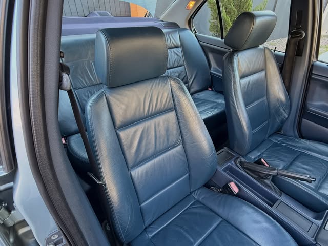 BMW 325I - Imagem 13