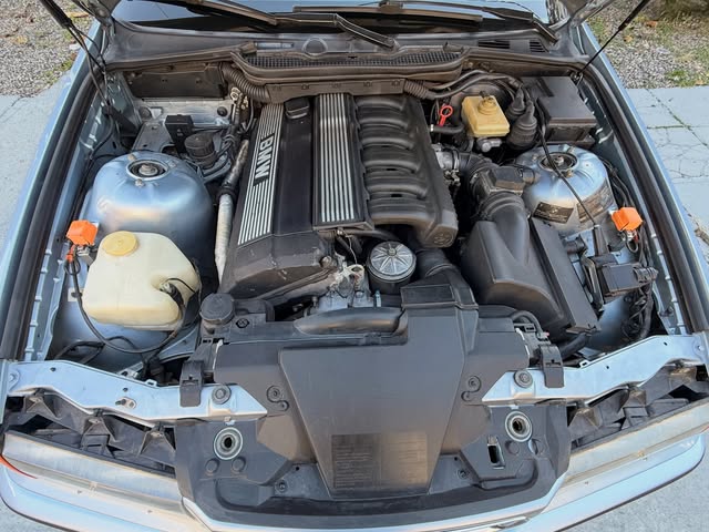 BMW 325I - Imagem 15