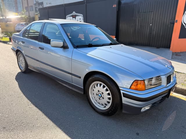 BMW 325I - Imagem 4