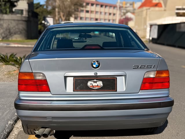 BMW 325I - Imagem 7