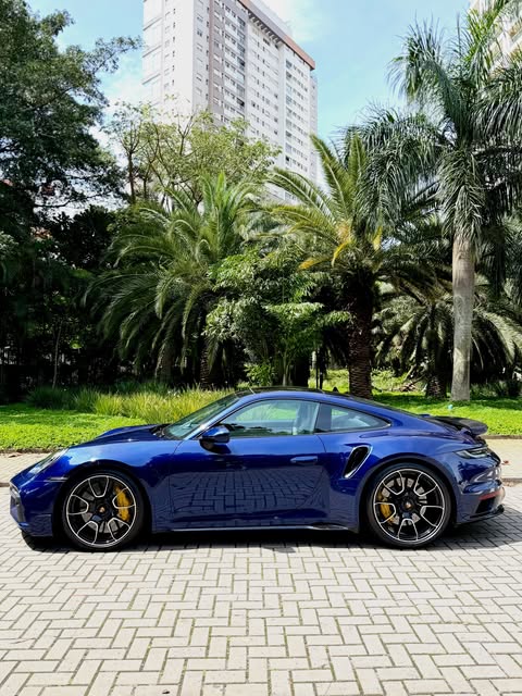 PORSCHE 911 TURBO S - Imagem 2