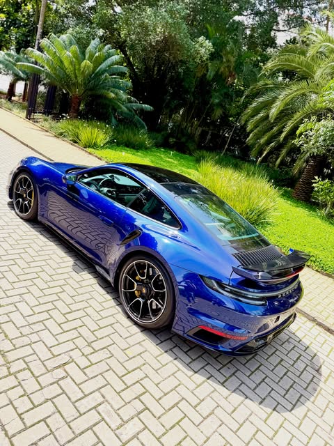 PORSCHE 911 TURBO S - Imagem 6