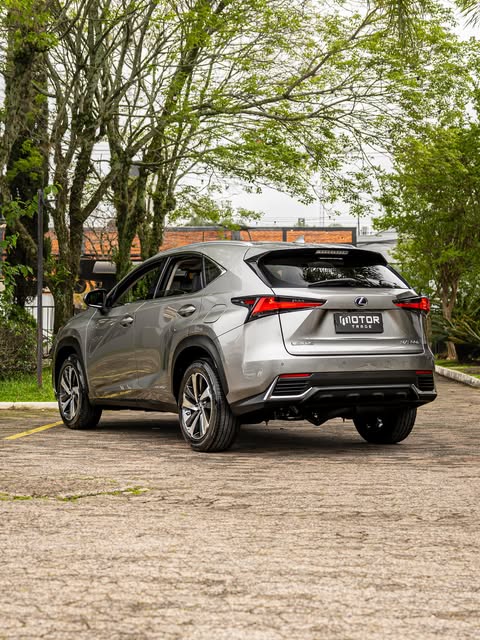 LEXUS NX 300H LUXURY - Imagem 12