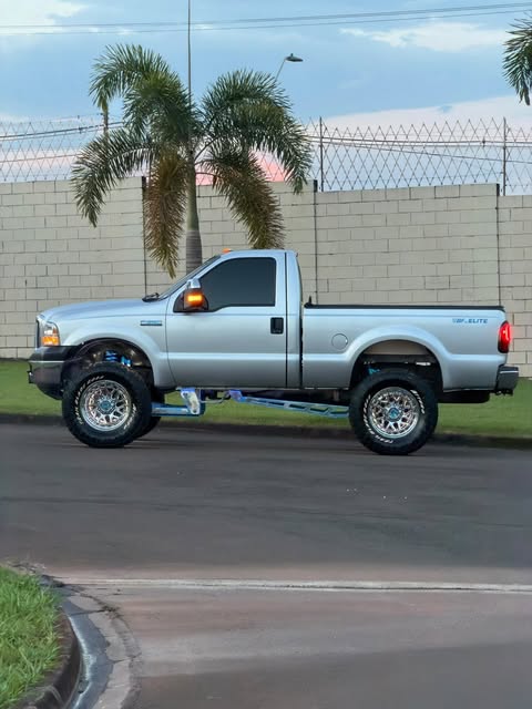 FORD F-250 XLT - Imagem 5