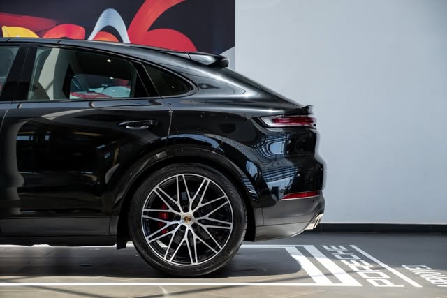 PORSCHE CAYENNE S COUPÉ - Imagem 11