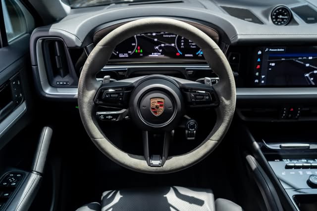 PORSCHE CAYENNE S COUPÉ - Imagem 17