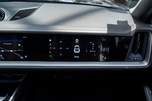 PORSCHE CAYENNE S COUPÉ - Imagem 18