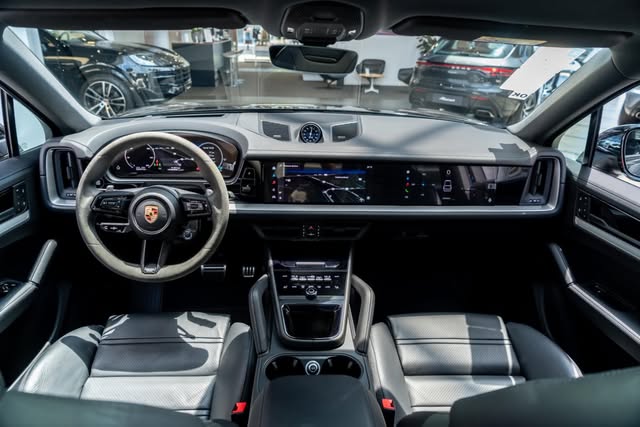 PORSCHE CAYENNE S COUPÉ - Imagem 4